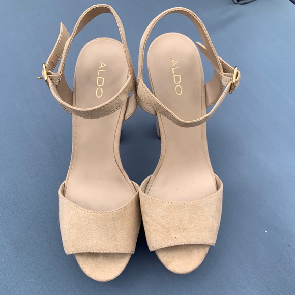 Size 7 Aldo chunky open toe heels. - Picture 1 of 4